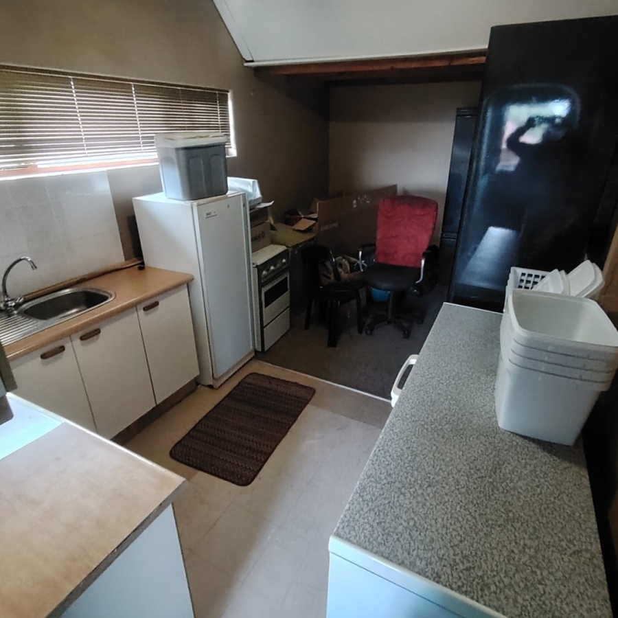 6 Bedroom Property for Sale in Baysville Eastern Cape
